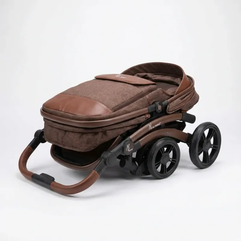 Stress-free travel with a rented lightweight stroller